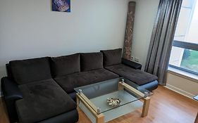 Modern 2 Bed Apartment With Stunning Seaside View